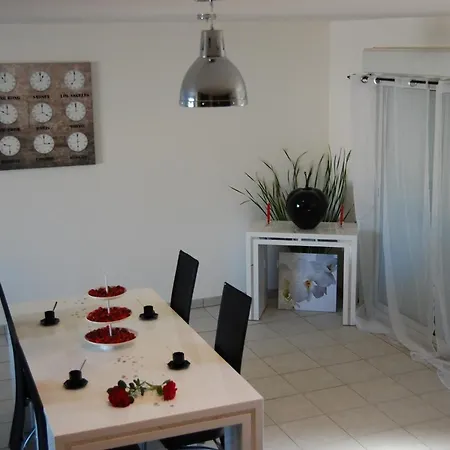 Carignans Holiday home Causses-et-Veyran